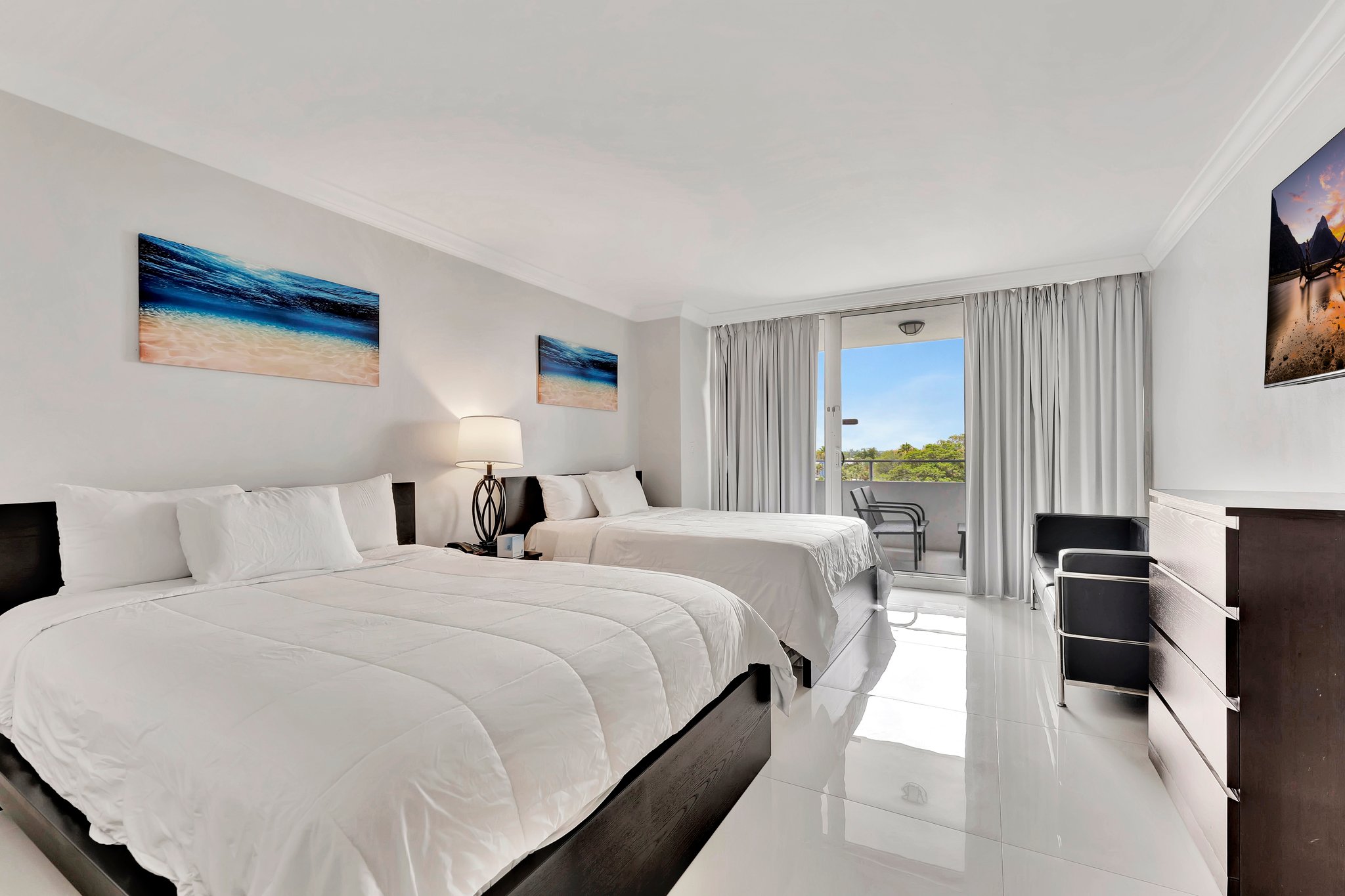 Signature Oceanfront Hotel Room | Ocean Manor Beach Resort