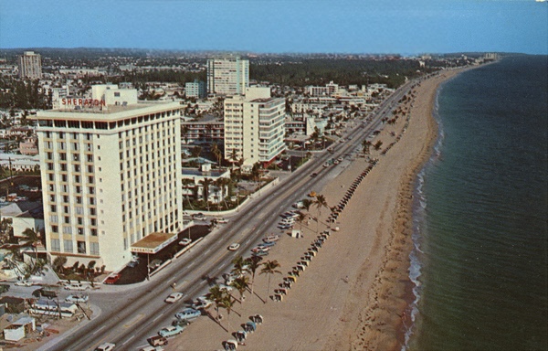 1960s aerial postcard view of Fort Lauderdale Beach during Ocean Manor's celebrity boom era