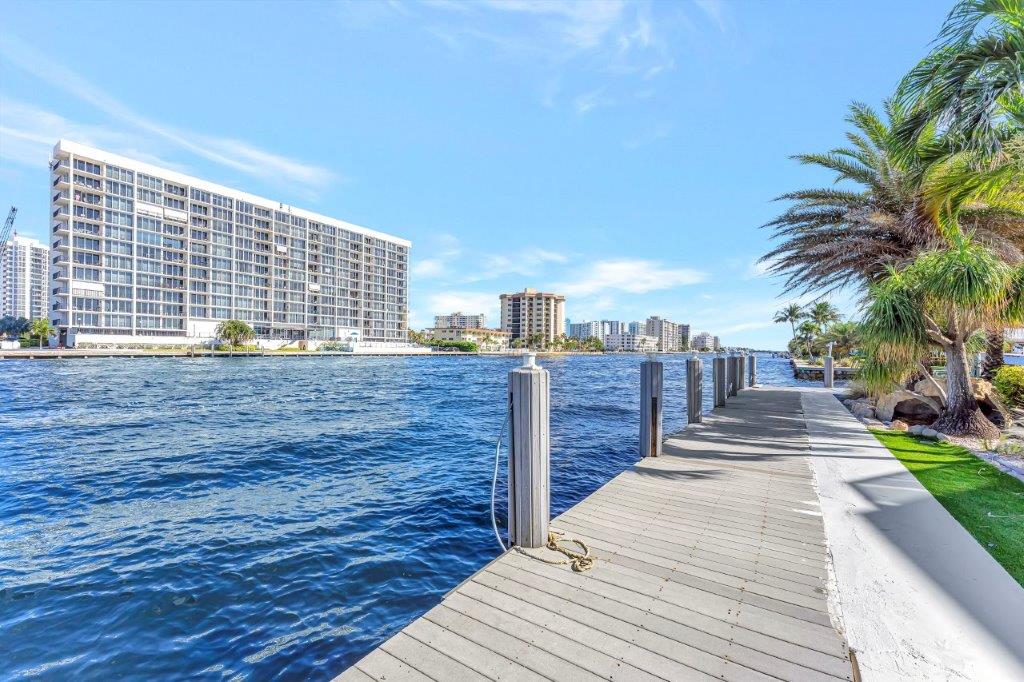 Luxury waterfront mansions in Fort Lauderdale and Pompano Beach with private docks and pools