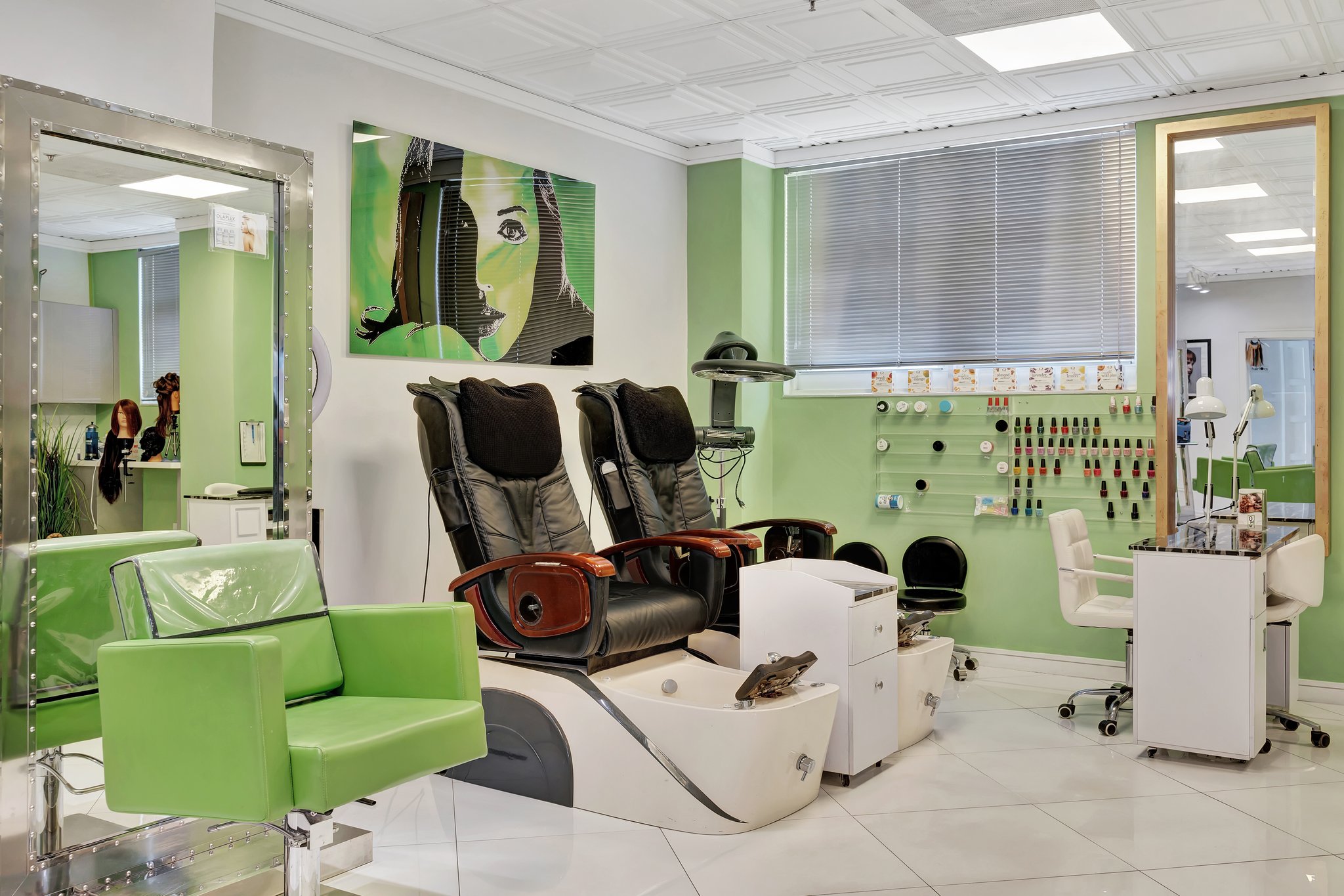 Premium pedicure station for nail care services
